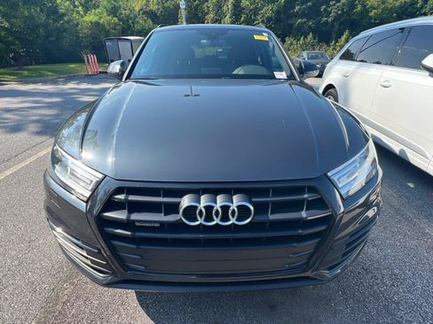 Used 2020 Audi Q5 2.0T Premium w/ Titanium Sport Package AWD/4WD image 2