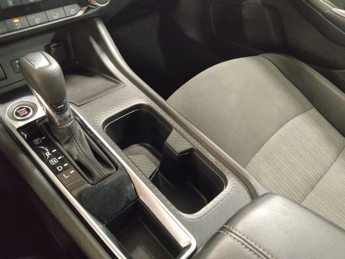 Used 2024 Nissan Sentra SV FWD image 26