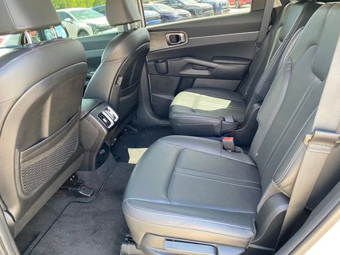 Certified 2025 Kia Sorento X-Line EX AWD/4WD image 25