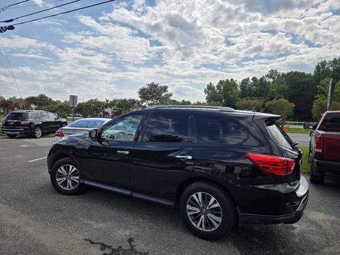 Used 2020 Nissan Pathfinder S AWD/4WD image 9