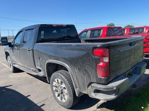 Used 2024 Chevrolet Silverado 2500 Custom w/ Custom Value Package AWD/4WD image 4