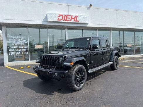 Used 2022 Jeep Gladiator Overland AWD/4WD image 1