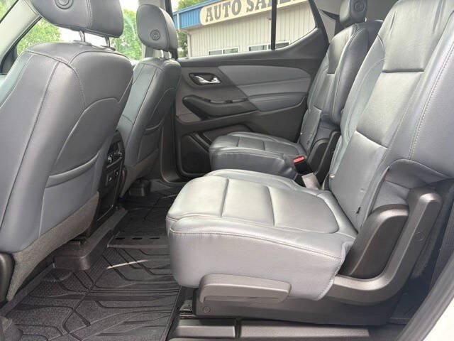Used 2018 Chevrolet Traverse LT w/ LPO, Black Accent Package AWD/4WD image 14