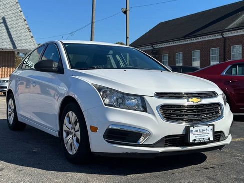 Used 2016 Chevrolet Cruze LS FWD image 4