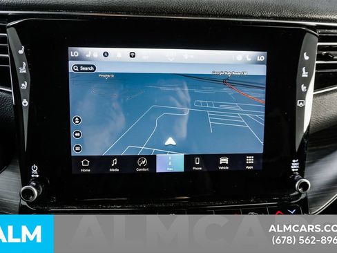 Used 2024 Jeep Wagoneer L Series II RWD image 36