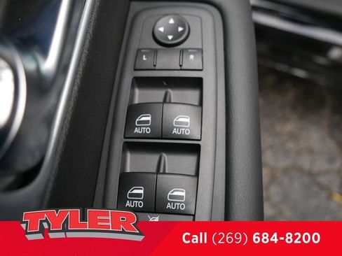 New 2026 Chrysler Pacifica Select image 24