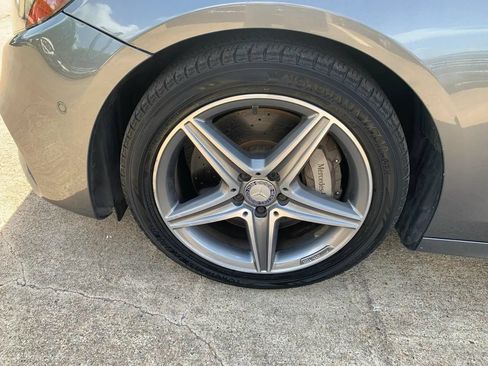Used 2017 Mercedes-Benz E 300 4MATIC image 22