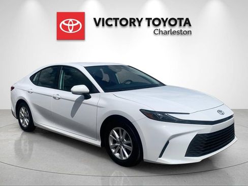 Used 2026 Toyota Camry LE FWD image 5