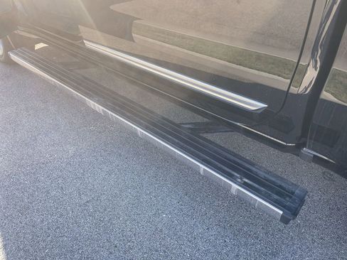 Used 2024 Chevrolet Silverado 1500 High Country w/ High Country Premium Package image 34