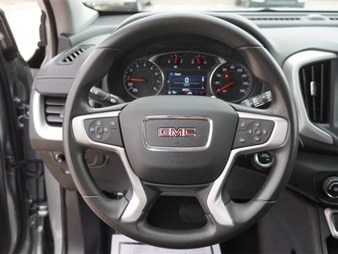 Used 2024 GMC Terrain SLE image 24