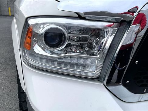 Used 2016 RAM 1500 Laramie image 31