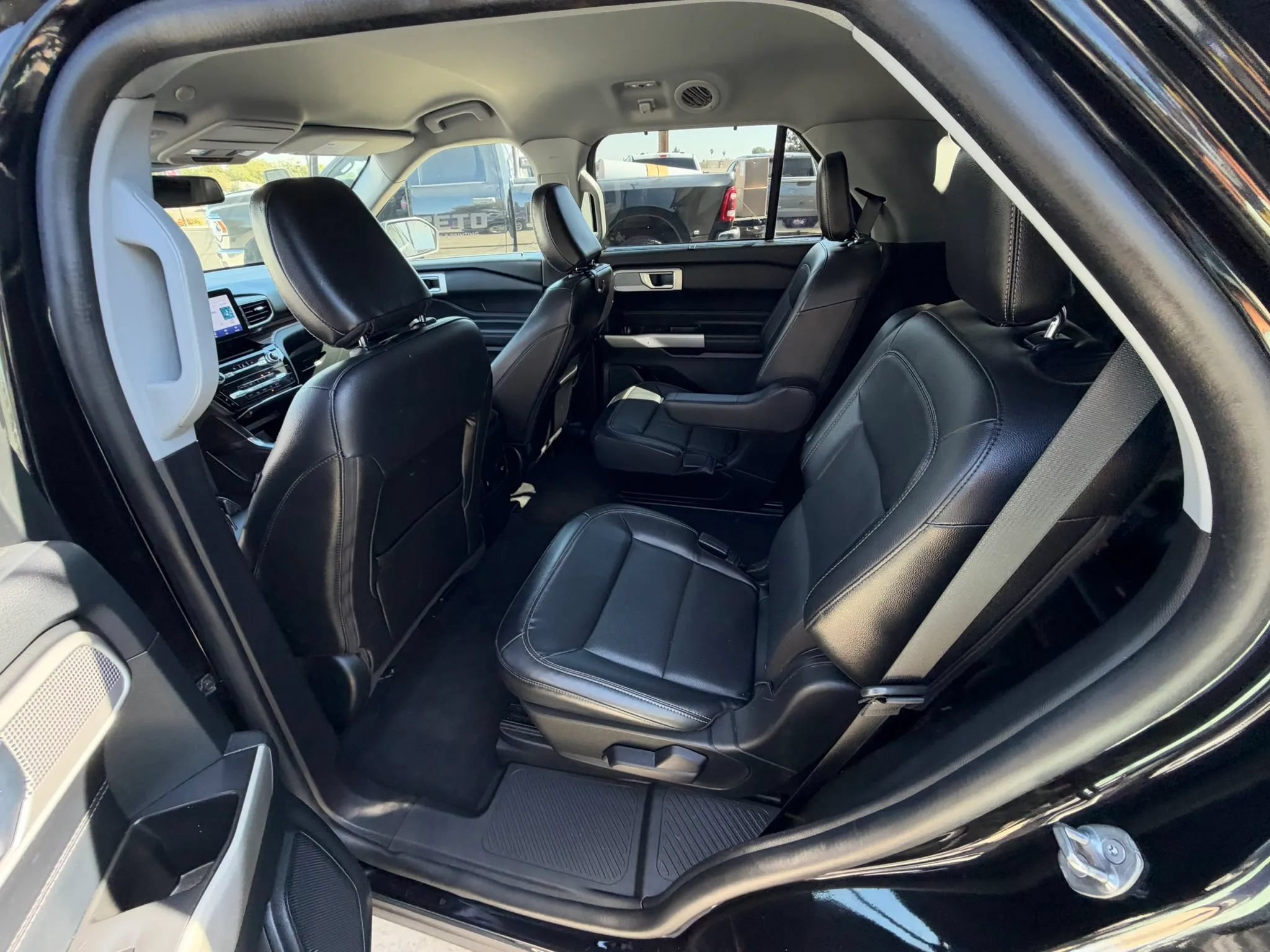 Used 2022 Ford Explorer Limited w/ Equipment Group 301A AWD/4WD image 41