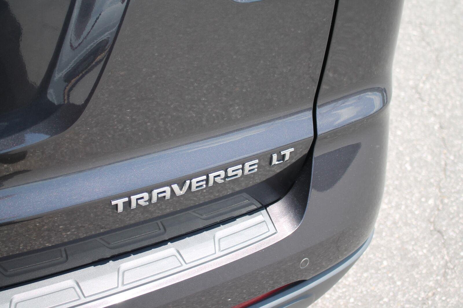 Used 2016 Chevrolet Traverse LT w/ Style and Technology Package FWD image 29