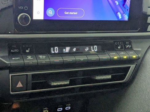 Used 2025 Toyota Camry LE w/ Convenience Package FWD image 20