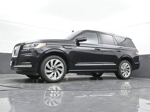 Used 2024 Lincoln Navigator Premiere AWD/4WD image 46