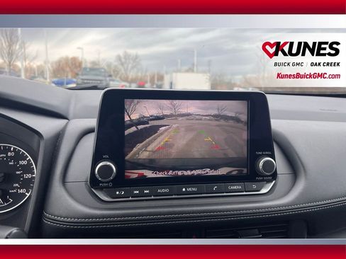 Used 2024 Nissan Rogue S image 27