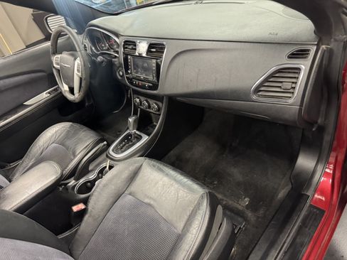 Used 2013 Chrysler 200 S FWD image 11