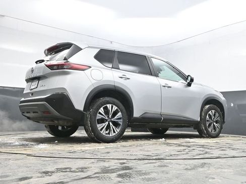 Used 2023 Nissan Rogue SV image 38