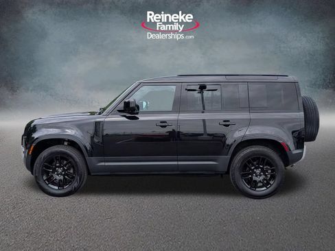 Used 2025 Land Rover Defender 110 S AWD/4WD image 9