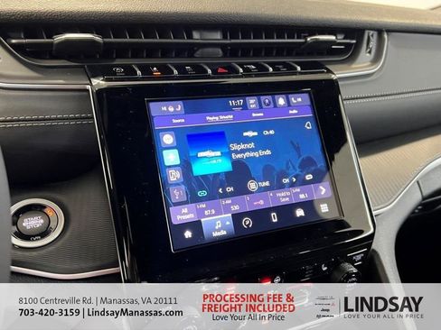 New 2025 Jeep Grand Cherokee Altitude AWD/4WD image 39