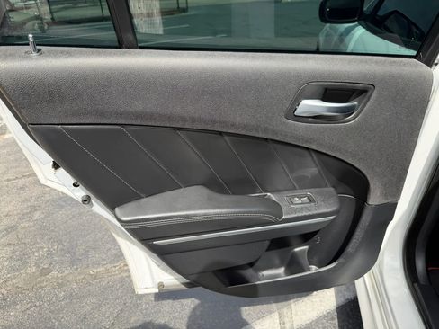 Used 2015 Dodge Charger R/T Scat Pack w/ Technology Group RWD image 18