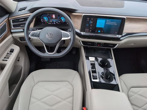 Used 2026 Volkswagen Atlas SE FWD image 26