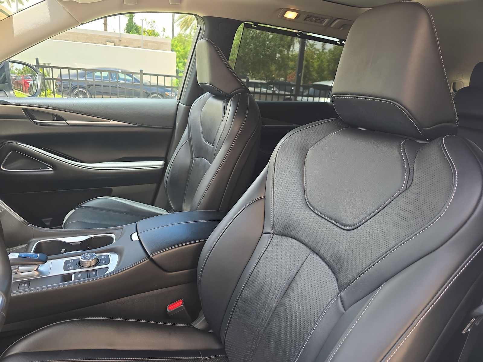 Used 2023 INFINITI QX60 Luxe w/ Performance Audio Package FWD image 19