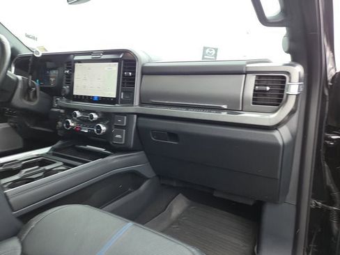 Used 2025 Ford F250 Platinum image 15