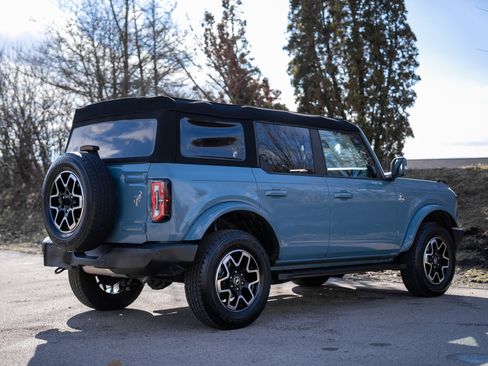 Used 2023 Ford Bronco Outer Banks image 5