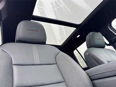 Used 2024 GMC Acadia AT4 w/ Super Cruise Package image 21