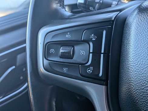 Used 2023 Chevrolet Suburban LT w/ Luxury Package image 25