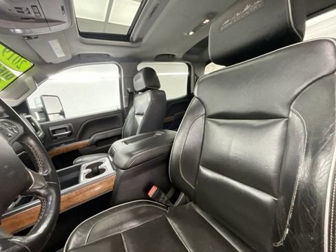 Used 2019 Chevrolet Silverado 3500 High Country w/ Duramax Plus Package image 6