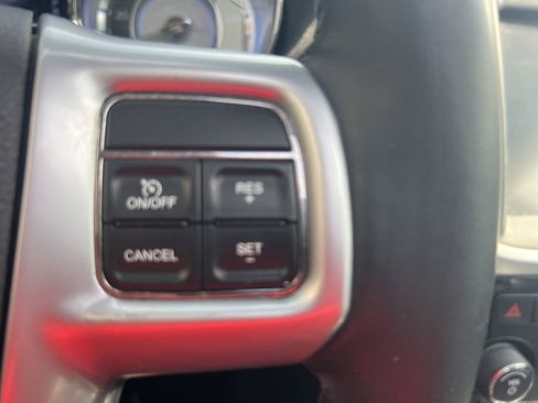 Used 2013 Chrysler 300 C image 30