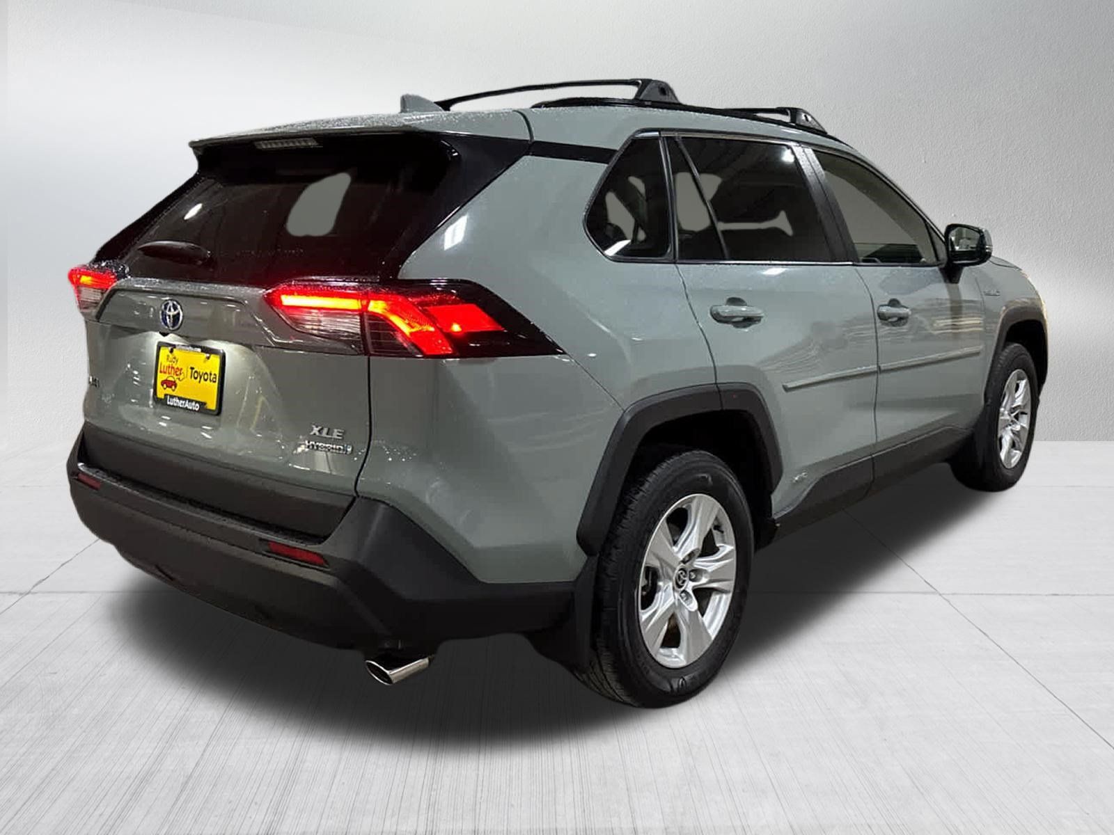 Certified 2021 Toyota RAV4 XLE w/ Convenience Package AWD/4WD image 6