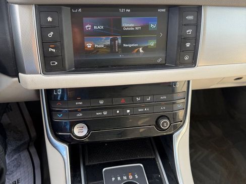 Used 2016 Jaguar XF Prestige RWD image 29