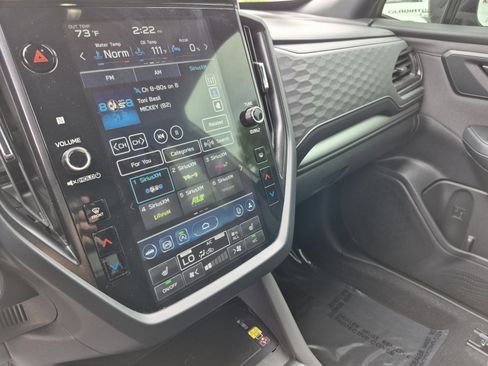 Used 2025 Subaru Forester Premium AWD/4WD image 11