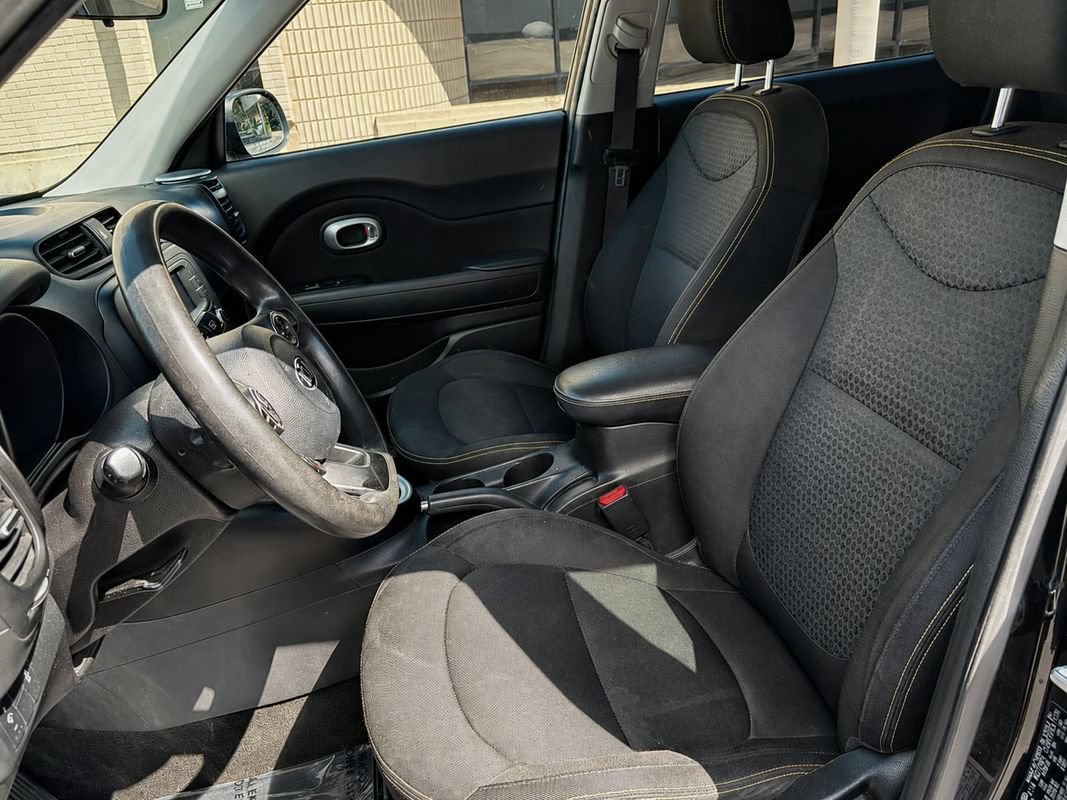 Used 2016 Kia Soul + FWD image 4