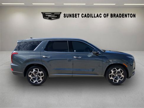 Used 2022 Hyundai Palisade Calligraphy image 3