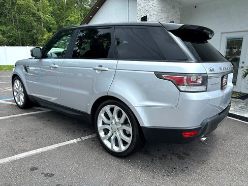 Used 2016 Land Rover Range Rover Sport SE image 3