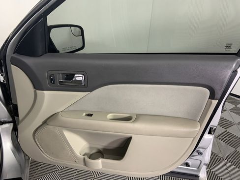 Used 2011 Ford Fusion S image 21