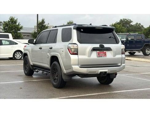 Certified 2021 Toyota 4Runner Venture w/ Moonroof Package AWD/4WD image 9