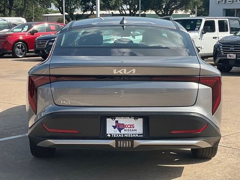 Used 2025 Kia K4 FWD image 5