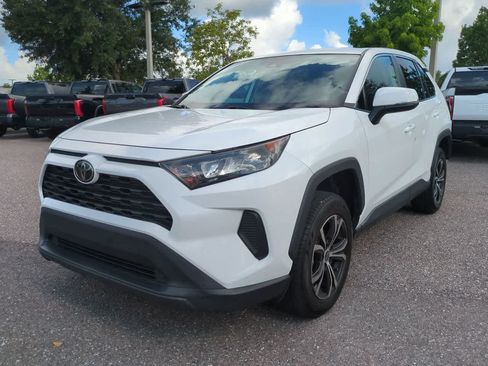 Used 2022 Toyota RAV4 LE FWD image 2