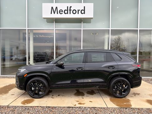 New 2026 Volkswagen Tiguan SE R-Line image 2