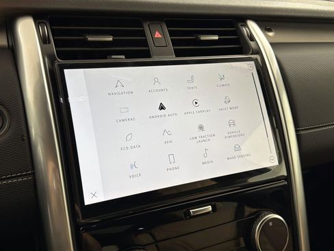 New 2026 Land Rover Discovery Limited Edition image 19