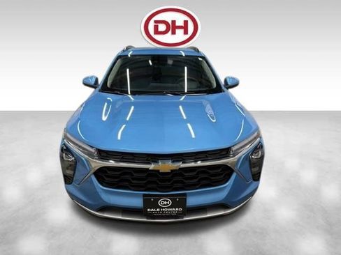 Used 2025 Chevrolet Trax LT w/ Driver Confidence Package image 8