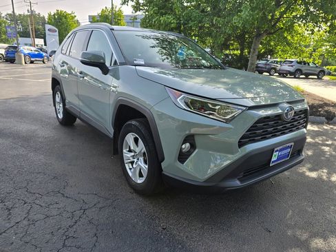 Used 2020 Toyota RAV4 XLE w/ Convenience Package AWD/4WD image 10