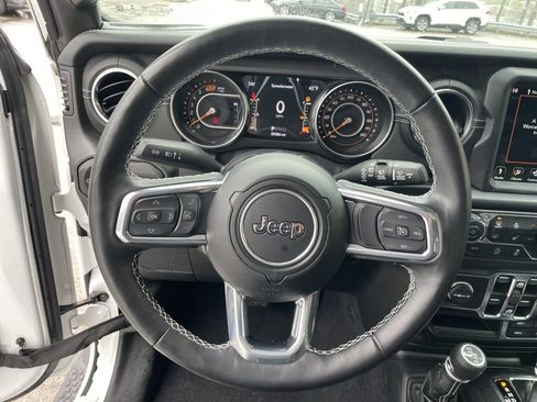 Used 2023 Jeep Wrangler Unlimited Sahara w/ Cold Weather Group AWD/4WD image 16