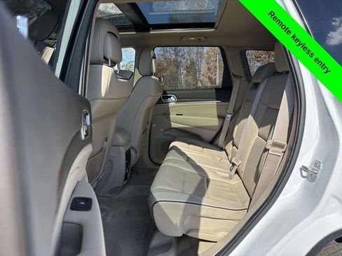 Used 2014 Jeep Grand Cherokee Overland image 30