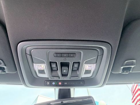 Used 2022 GMC Sierra 1500 AT4 w/ AT4 Preferred Package AWD/4WD image 17